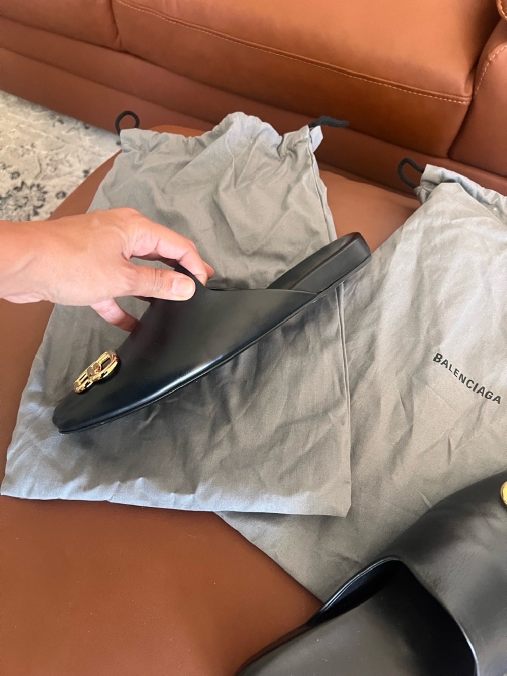 Authentic Balenciaga, black flats with gold emblem. - Picture 5 of 8